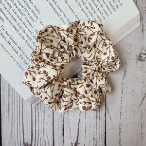Pouffy scrunchie, NEW in package, Miss B Haven Boutique
